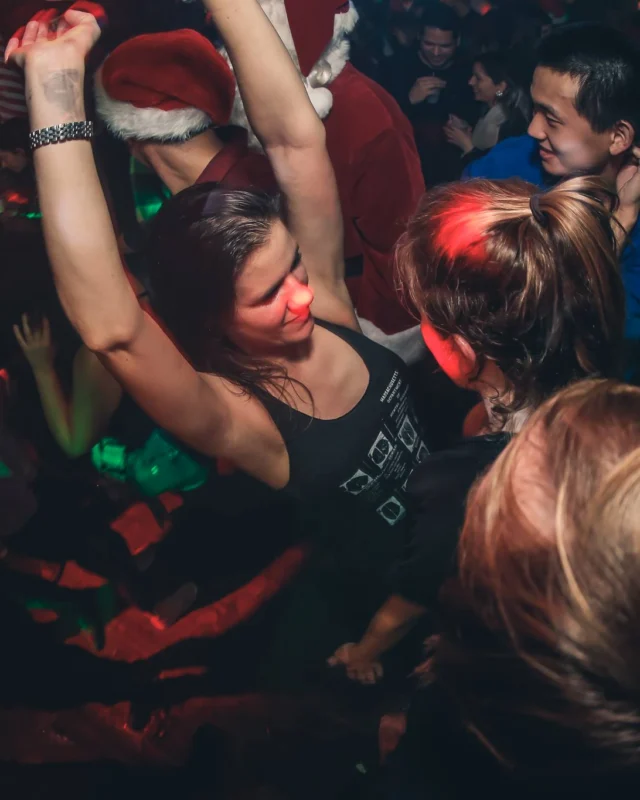 Nonsense EAV 2016 Holiday Party! Kimber! Fuller! Santa! The Basement was festive AF! Tag your friends! Photography by Oh Snap Kid
