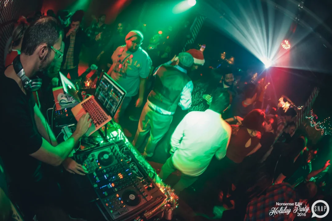 Nonsense EAV 2016 Holiday Party! Kimber! Fuller! Santa! The Basement was festive AF! Tag your friends! Photography by Oh Snap Kid