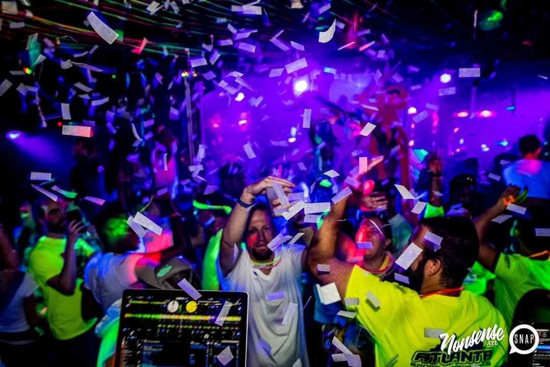 Nonsense GLOW Dance Party - July 2019 at The Basement. DJs: MP3PO & Skalaka. Facepainting by Brooke Creates. Photo by Oh Snap Kid.