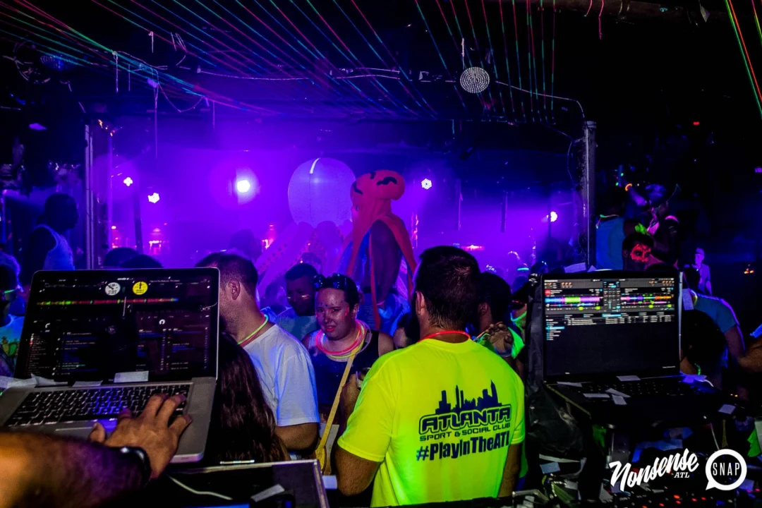 Nonsense GLOW Dance Party - July 2019 at The Basement. DJs: MP3PO & Skalaka. Facepainting by Brooke Creates. Photo by Oh Snap Kid.