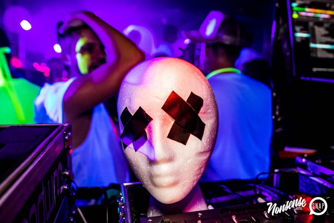 Nonsense GLOW Dance Party - July 2019 at The Basement. DJs: MP3PO & Skalaka. Facepainting by Brooke Creates. Photo by Oh Snap Kid.
