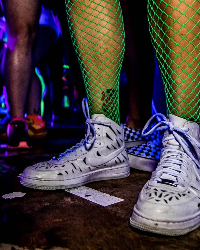 Nonsense GLOW Dance Party - July 2019 at The Basement. DJs: MP3PO & Skalaka. Facepainting by Brooke Creates. Photo by Oh Snap Kid.