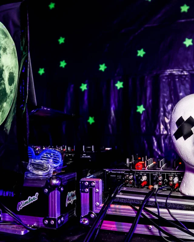 Nonsense GLOW Dance Party - July 2019 at The Basement. DJs: MP3PO & Skalaka. Facepainting by Brooke Creates. Photo by Oh Snap Kid.
