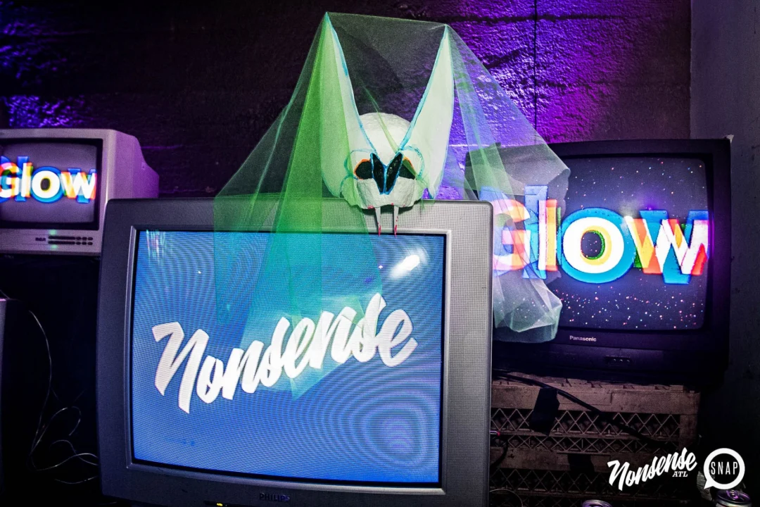 Nonsense GLOW Dance Party - July 2019 at The Basement. DJs: MP3PO & Skalaka. Facepainting by Brooke Creates. Photo by Oh Snap Kid.