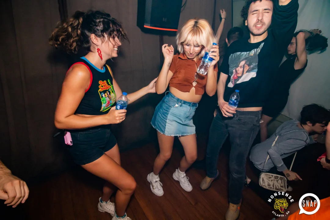 Hot Mess dance pop party - July 2022 - third Friday of every month at The Basement - DJ: Kimber - Photos: Darcy @ Oh Snap Kid