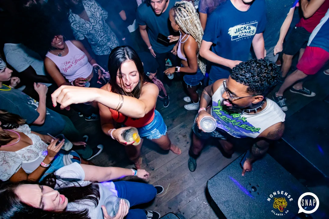 Indie Sleaze - July 2022 - second Saturday of the month @Ammazza - DJ: Kimber - Photos: Darcy @ Oh Snap Kid