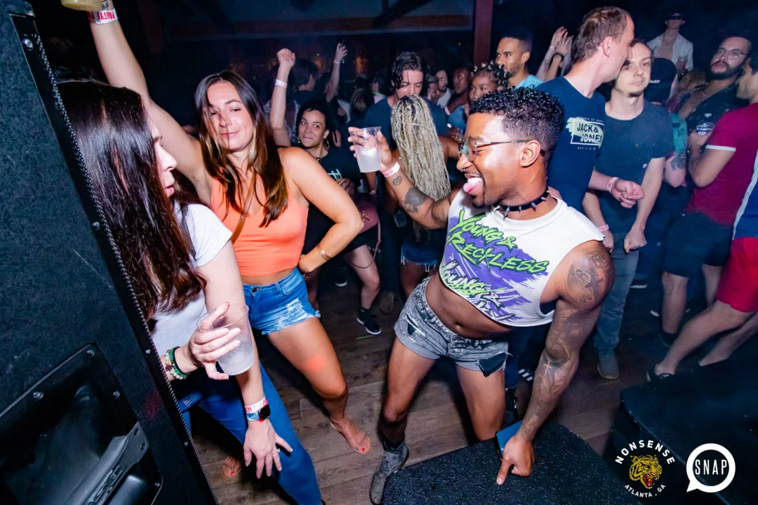 Indie Sleaze - July 2022 - second Saturday of the month @Ammazza - DJ: Kimber - Photos: Darcy @ Oh Snap Kid