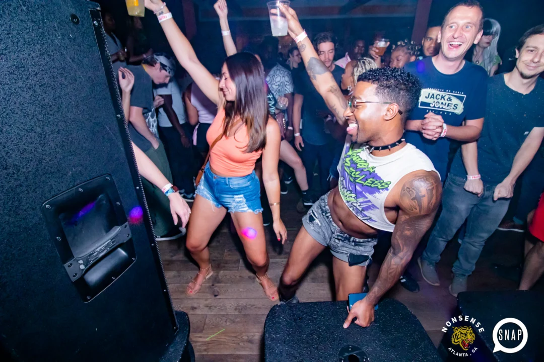Indie Sleaze - July 2022 - second Saturday of the month @Ammazza - DJ: Kimber - Photos: Darcy @ Oh Snap Kid