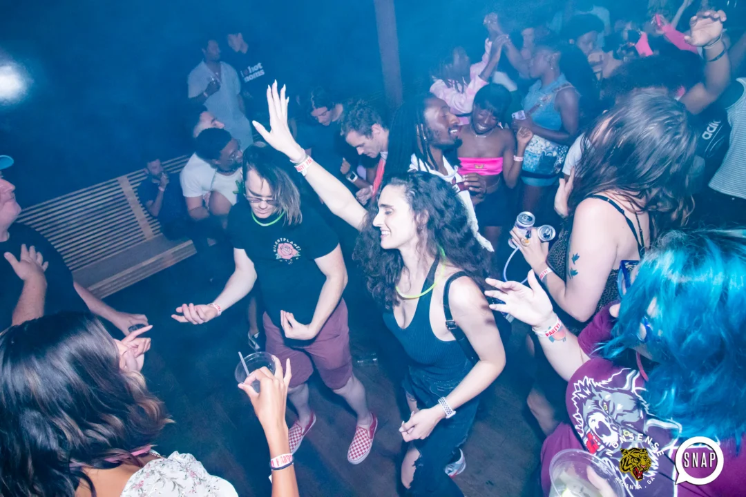 Indie Sleaze - July 2022 - second Saturday of the month @Ammazza - DJ: Kimber - Photos: Darcy @ Oh Snap Kid