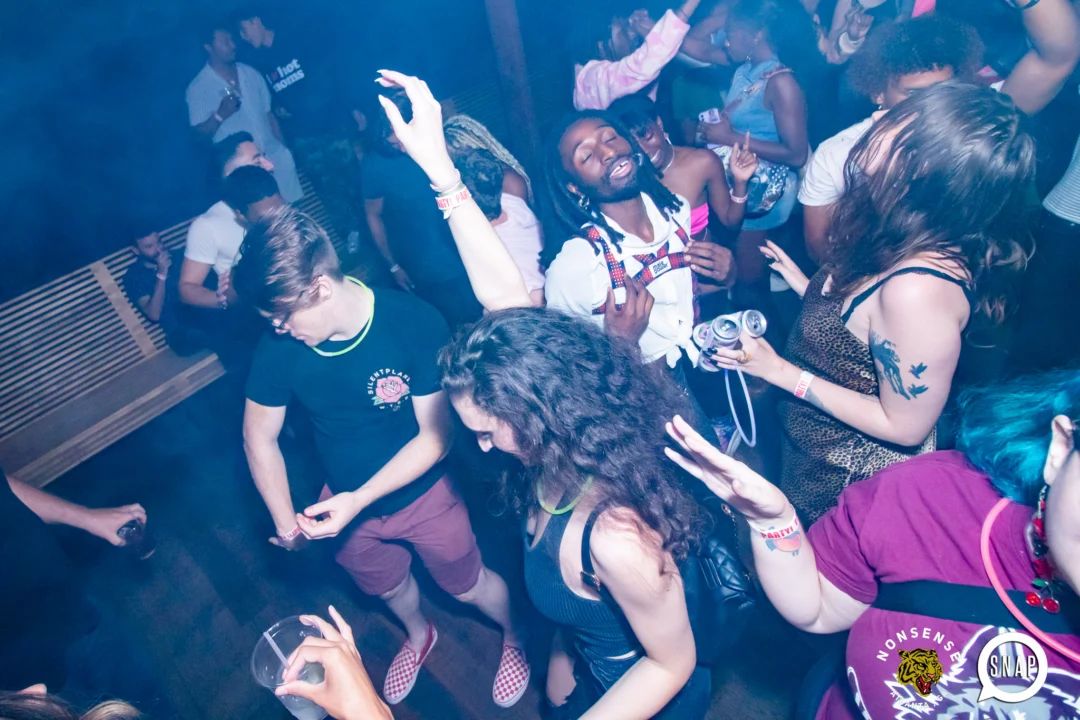 Indie Sleaze - July 2022 - second Saturday of the month @Ammazza - DJ: Kimber - Photos: Darcy @ Oh Snap Kid