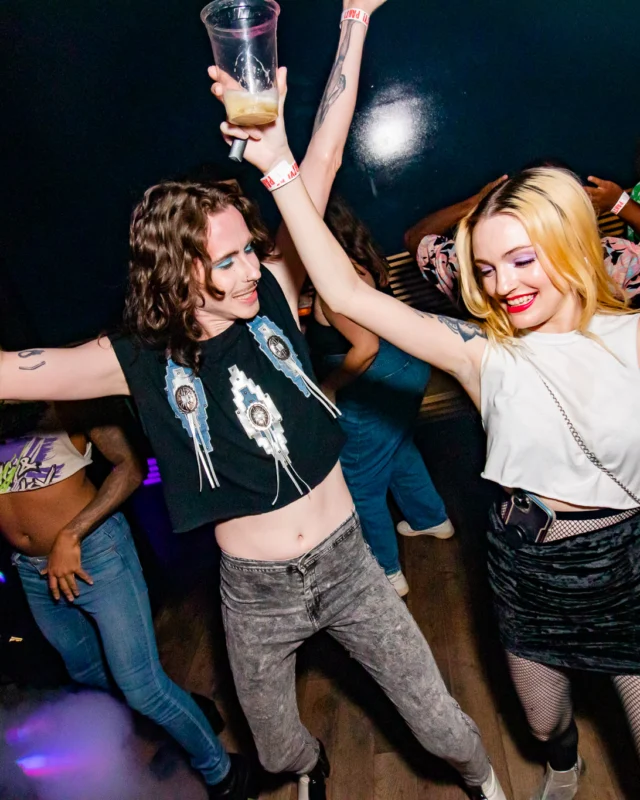 Indie Sleaze - September 2022 - at Ammazza - DJ: Kimber - Pics: Darcy of Oh Snap Kid