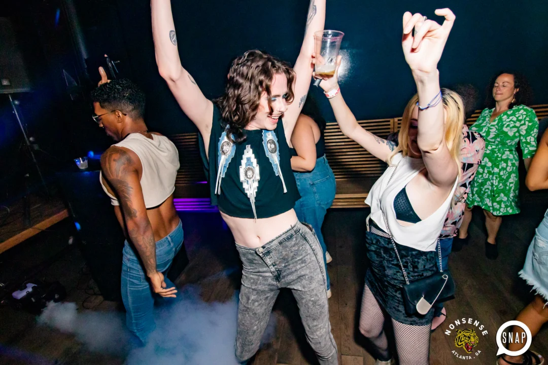 Indie Sleaze - September 2022 - at Ammazza - DJ: Kimber - Pics: Darcy of Oh Snap Kid