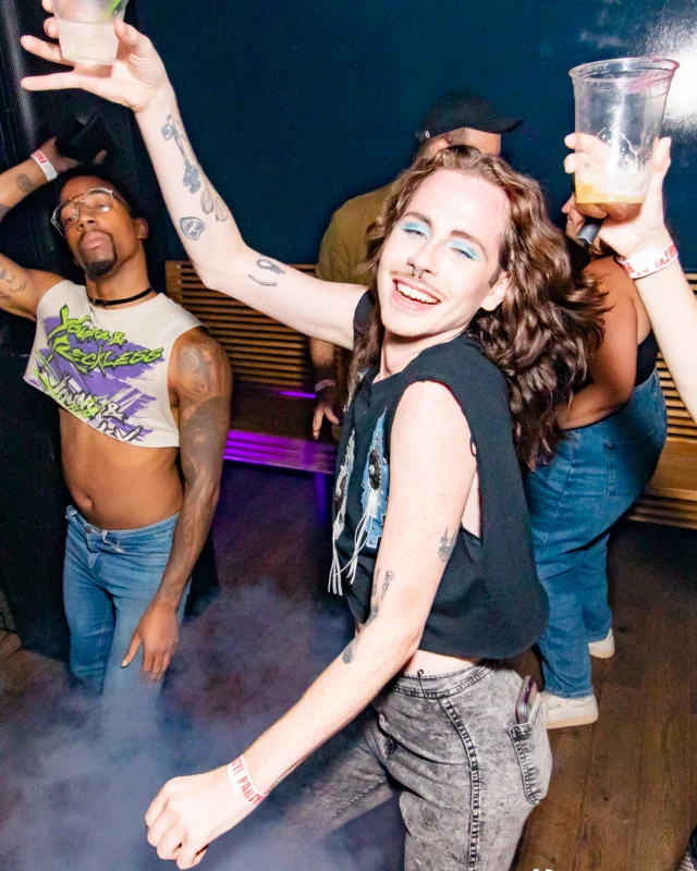 Indie Sleaze - September 2022 - at Ammazza - DJ: Kimber - Pics: Darcy of Oh Snap Kid