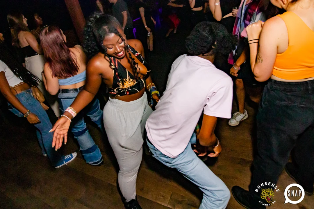 Indie Sleaze - September 2022 - at Ammazza - DJ: Kimber - Pics: Darcy of Oh Snap Kid