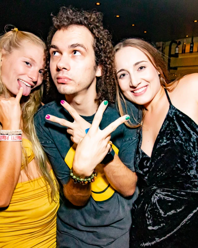 Indie Sleaze - September 2022 - at Ammazza - DJ: Kimber - Pics: Darcy of Oh Snap Kid