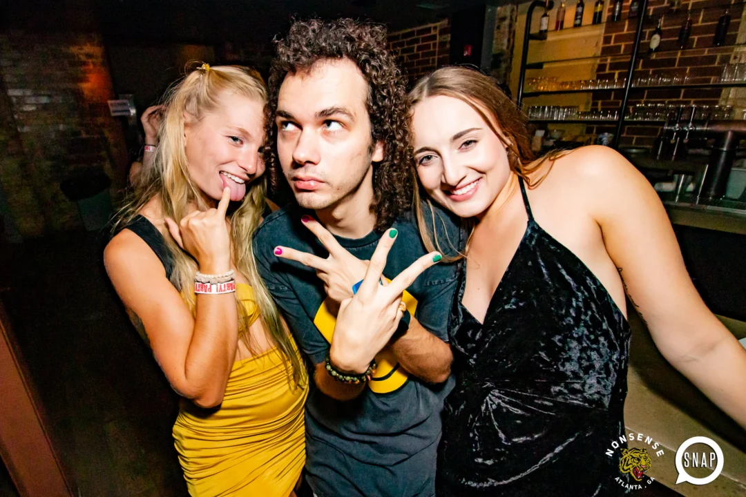 Indie Sleaze - September 2022 - at Ammazza - DJ: Kimber - Pics: Darcy of Oh Snap Kid