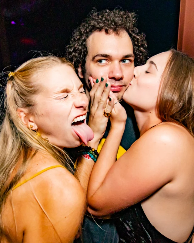 Indie Sleaze - September 2022 - at Ammazza - DJ: Kimber - Pics: Darcy of Oh Snap Kid