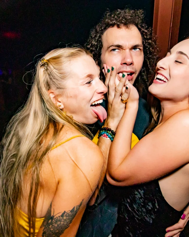 Indie Sleaze - September 2022 - at Ammazza - DJ: Kimber - Pics: Darcy of Oh Snap Kid