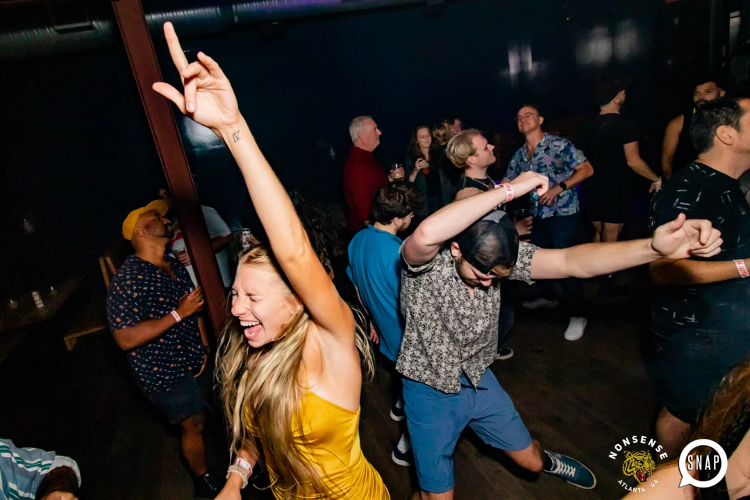 Indie Sleaze - September 2022 - at Ammazza - DJ: Kimber - Pics: Darcy of Oh Snap Kid
