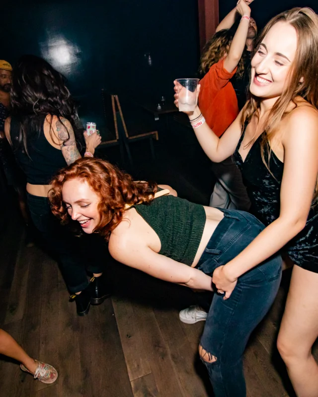 Indie Sleaze - September 2022 - at Ammazza - DJ: Kimber - Pics: Darcy of Oh Snap Kid