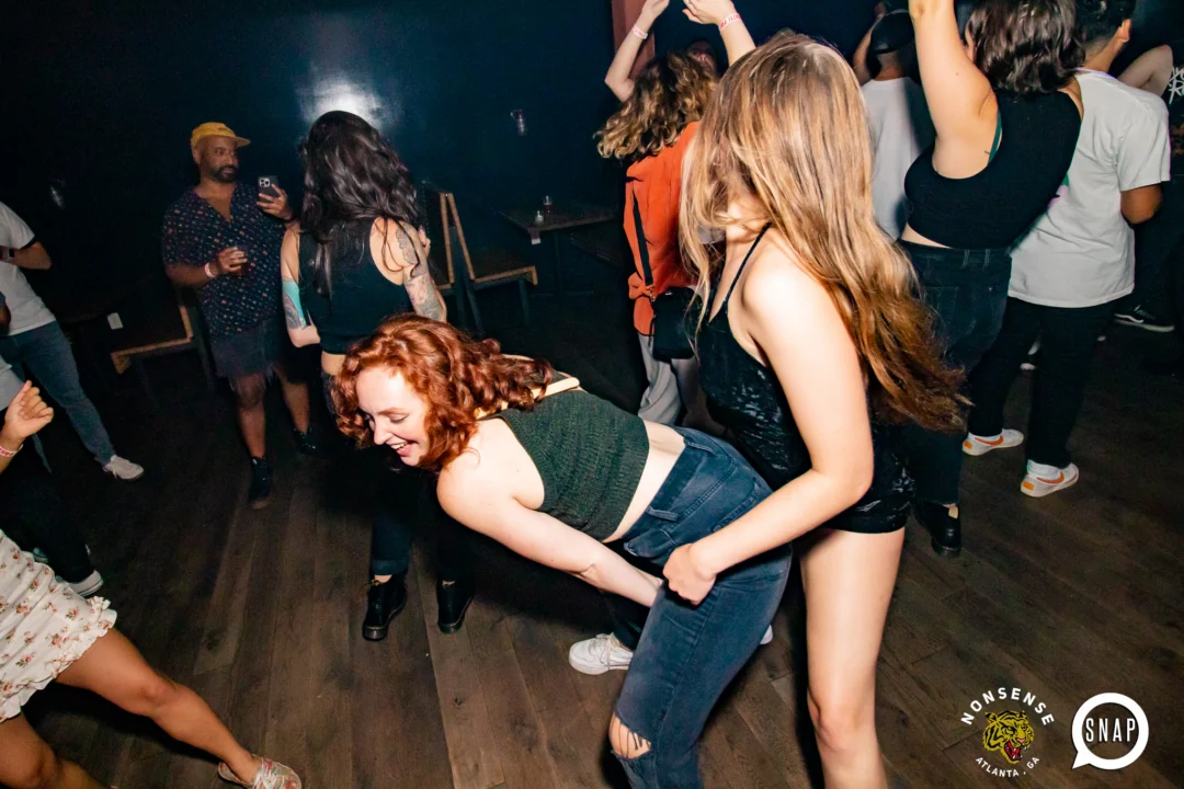 Indie Sleaze - September 2022 - at Ammazza - DJ: Kimber - Pics: Darcy of Oh Snap Kid