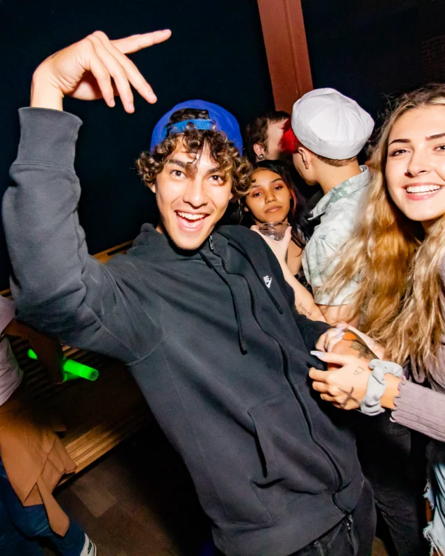 Indie Sleaze - September 2022 - at Ammazza - DJ: Kimber - Pics: Darcy of Oh Snap Kid