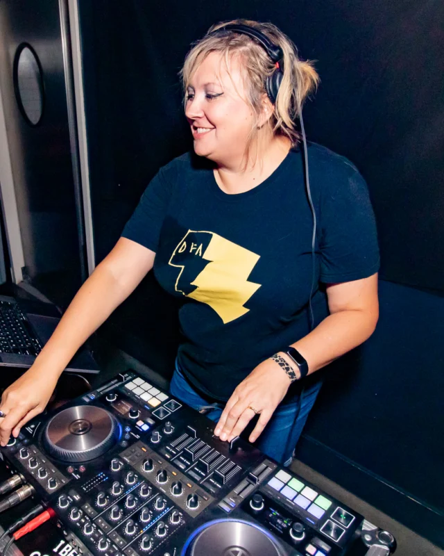 Indie Sleaze - September 2022 - at Ammazza - DJ: Kimber - Pics: Darcy of Oh Snap Kid