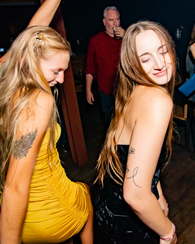 Indie Sleaze - September 2022 - at Ammazza - DJ: Kimber - Pics: Darcy of Oh Snap Kid