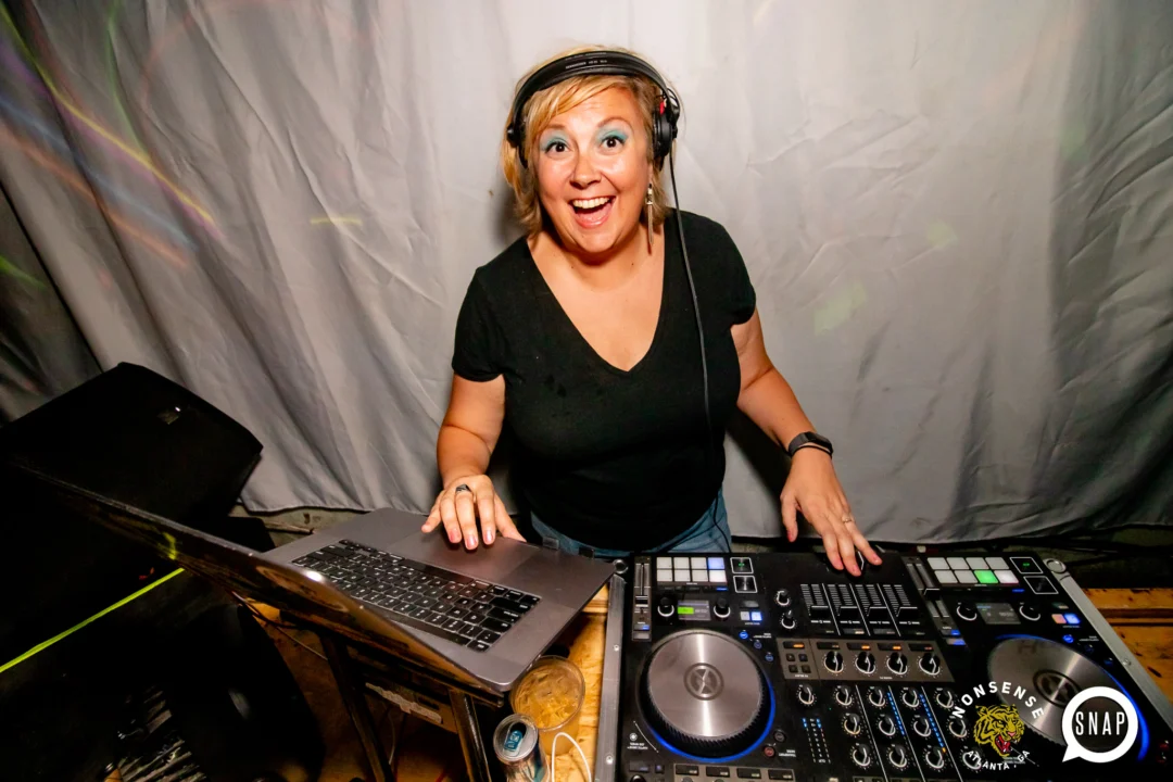 Hot Mess dance pop party - August 2023 - third Friday of every month at The Basement, Easst Atlanta - Kimber is the DJ - Pics: Darcy for Oh Snap Kid