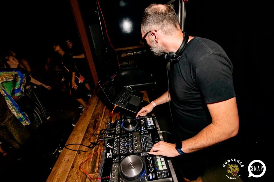 Indie Sleaze - August 2023 - second Saturday of every month at Ammazza - DJs: Kimber & Fuller - Pics: Darcy for Oh Snap Kid
