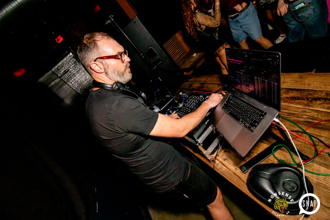 Indie Sleaze - August 2023 - second Saturday of every month at Ammazza - DJs: Kimber & Fuller - Pics: Darcy for Oh Snap Kid