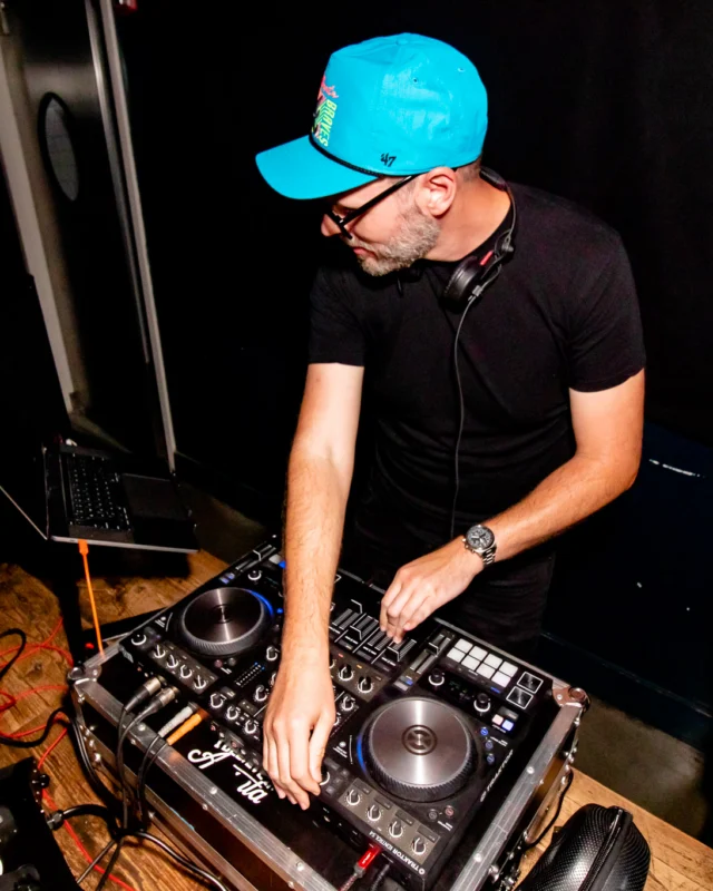 Indie Sleaze - September 2023 - DJs: Kimber & Fuller - Pics: Darcy for Oh Snap Kid