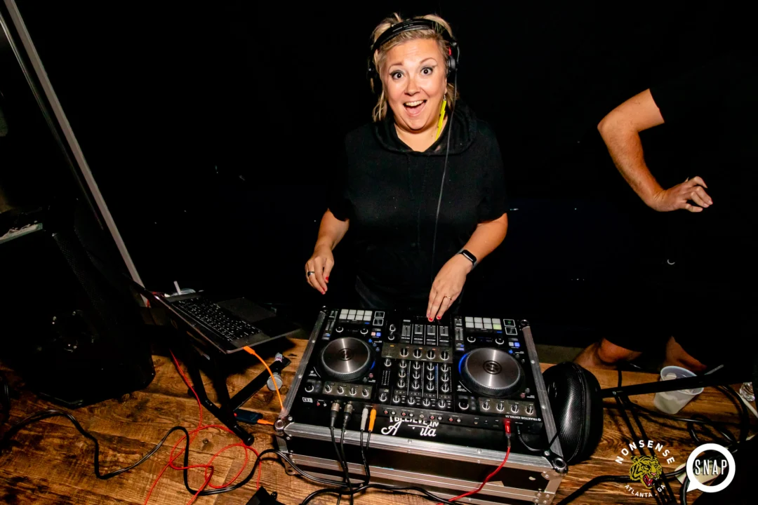Indie Sleaze - September 2023 - DJs: Kimber & Fuller - Pics: Darcy for Oh Snap Kid