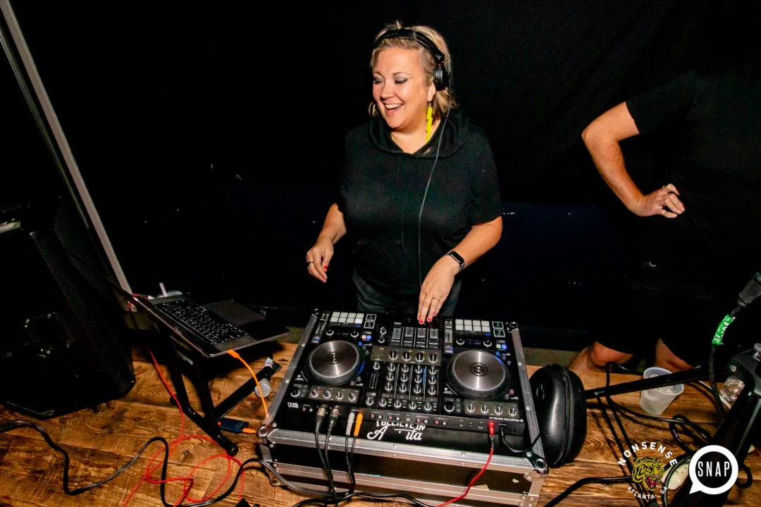Indie Sleaze - September 2023 - DJs: Kimber & Fuller - Pics: Darcy for Oh Snap Kid
