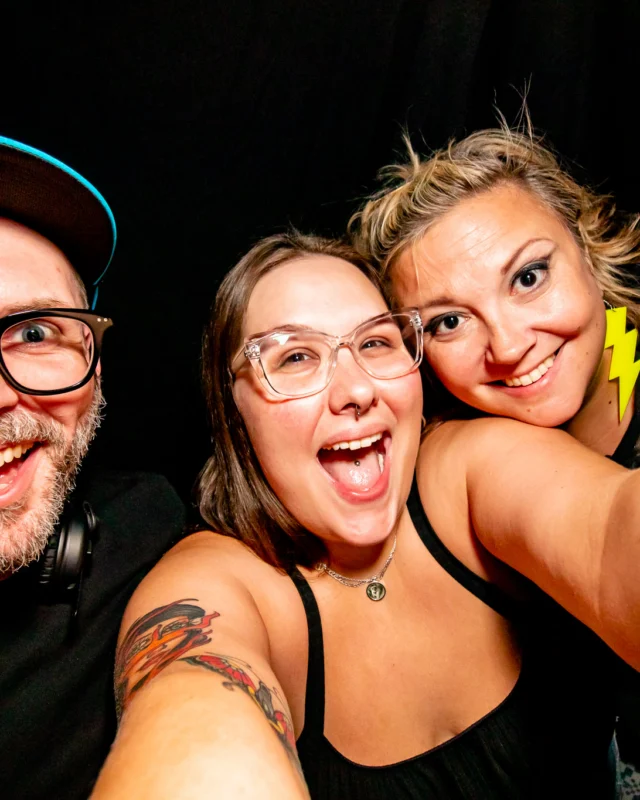 Indie Sleaze - September 2023 - DJs: Kimber & Fuller - Pics: Darcy for Oh Snap Kid