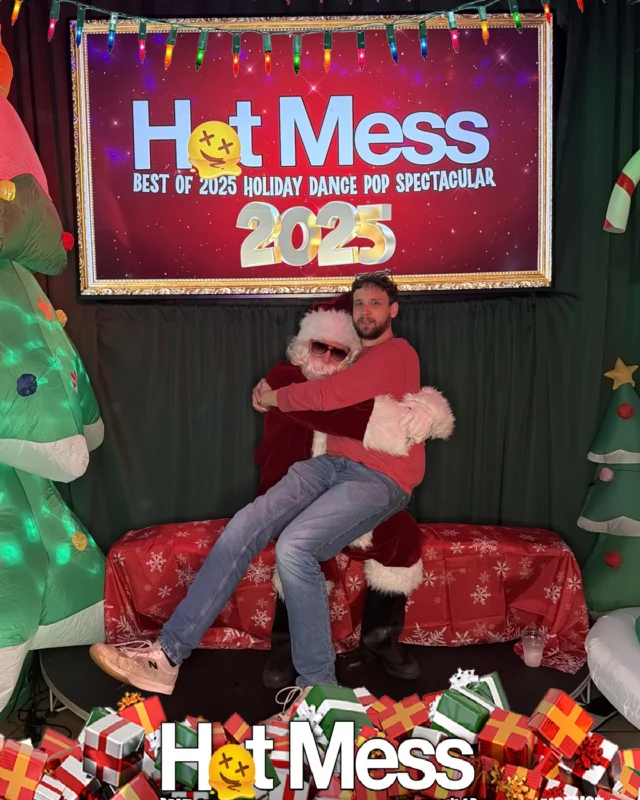 Hot Mess Best of 2025 Holiday Dance Pop Spectacular Santa Photos! Photo by The Grumpy Elf. LORE - December 6, 2025.